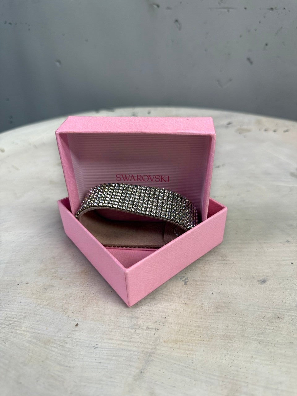 BERLIN VINTAGE CORNER Swarovski multi-row crystal wrap bracelet in a signature pink presentation box