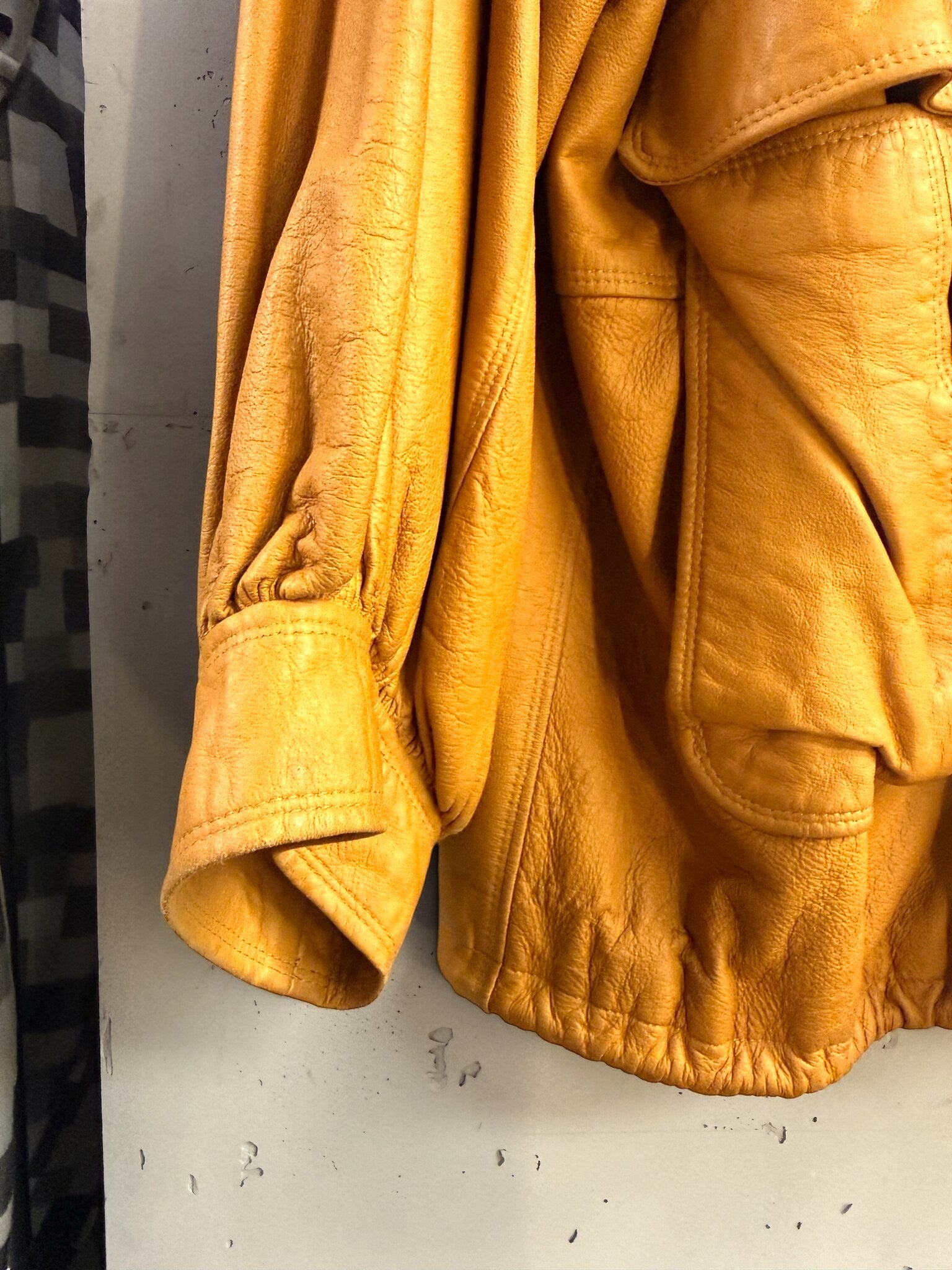 BERLIN VINTAGE CORNER Jil Sander+ tan leather jacket featuring voluminous sleeves with gathered cuffs and front pocket