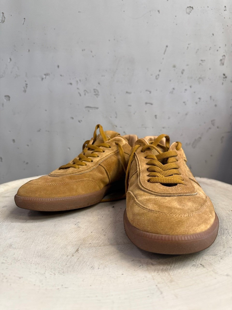 BERLIN VINTAGE CORNER tan suede driving shoes with rubber pegs and lace-up closure.