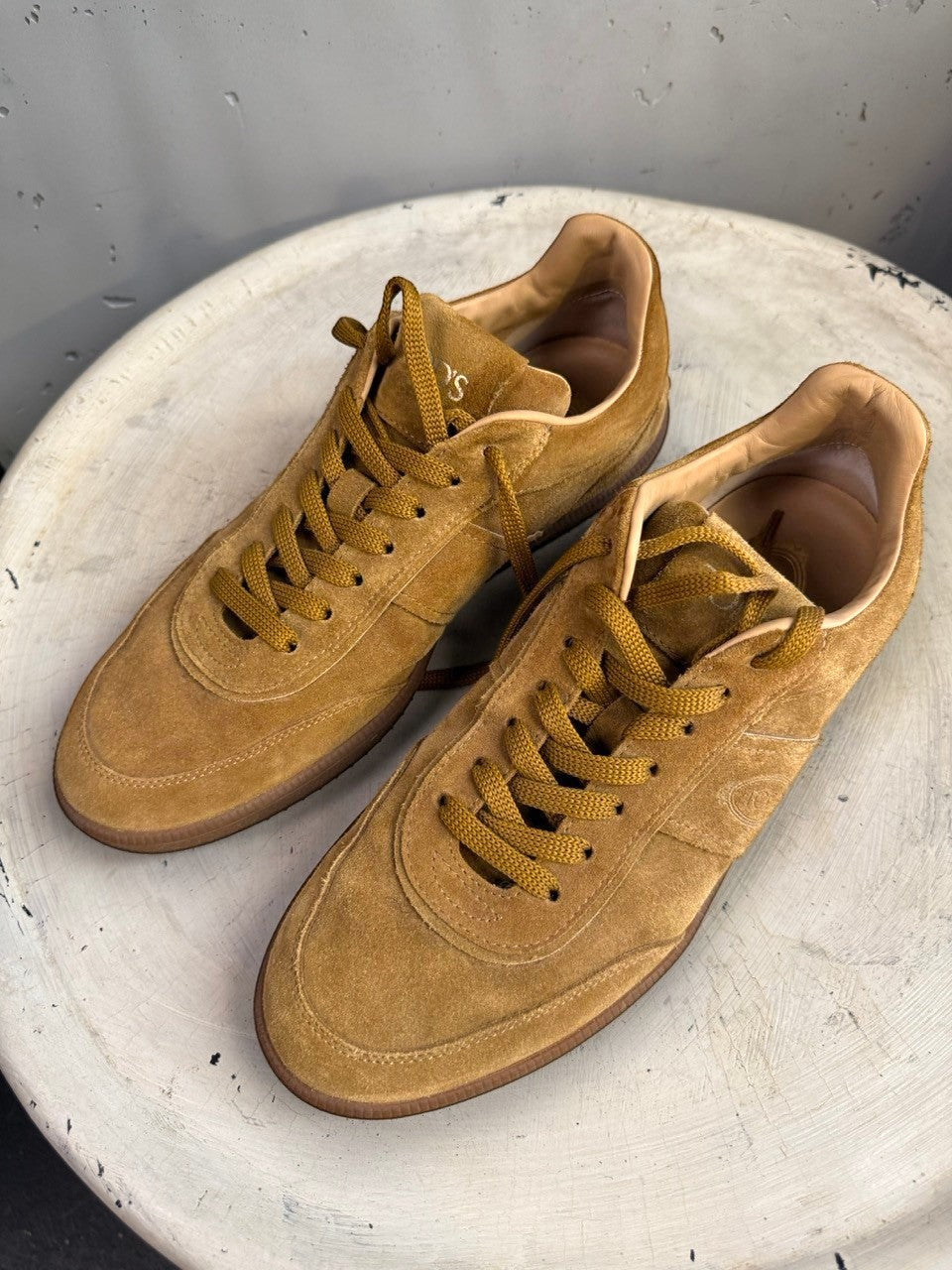BERLIN VINTAGE CORNER tan suede driving shoes with rubber pegs and lace-up closure.