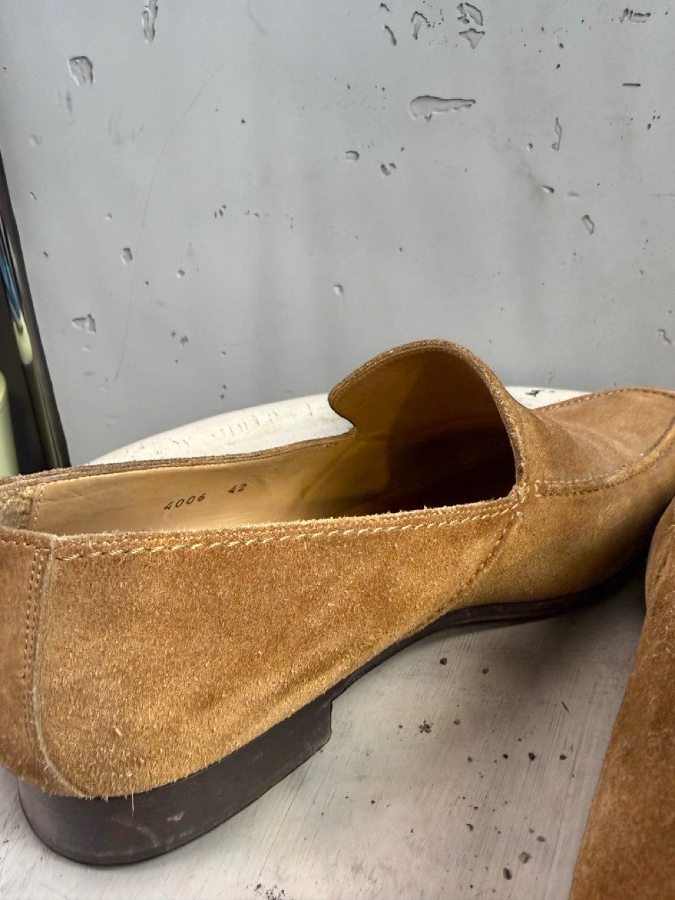 BERLIN VINTAGE CORNER tan suede slip-on loafers with subtle stitching detail. Classic, versatile footwear.