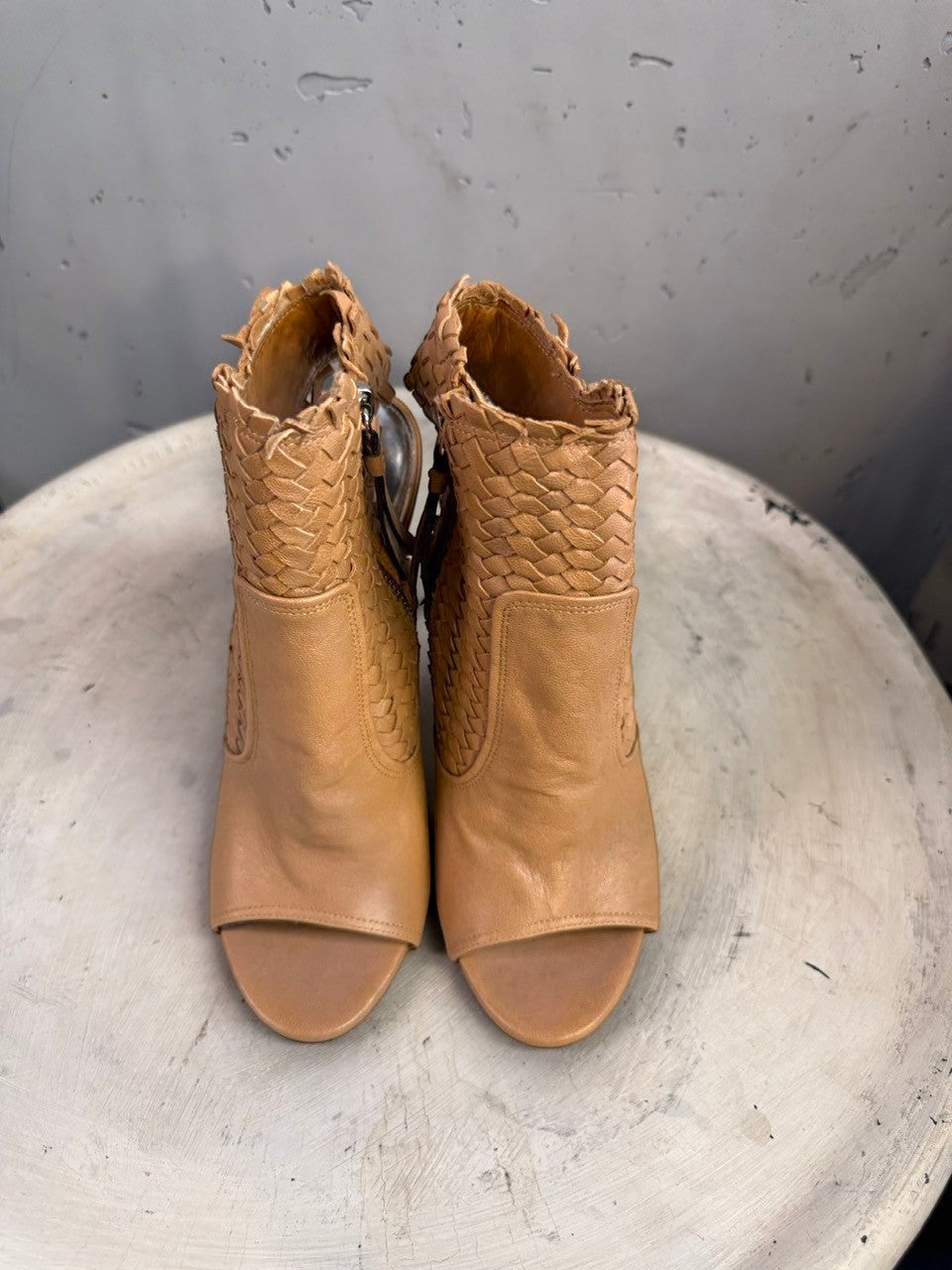 BERLIN VINTAGE CORNER tan woven leather peep-toe heeled booties with side zipper