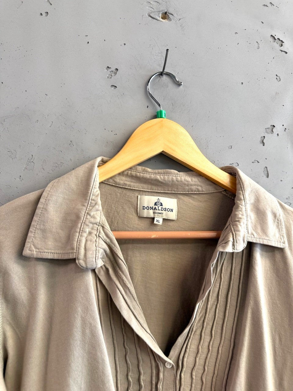 BERLIN VINTAGE CORNER taupe long sleeve button-up shirt with pintuck detail and classic collar.