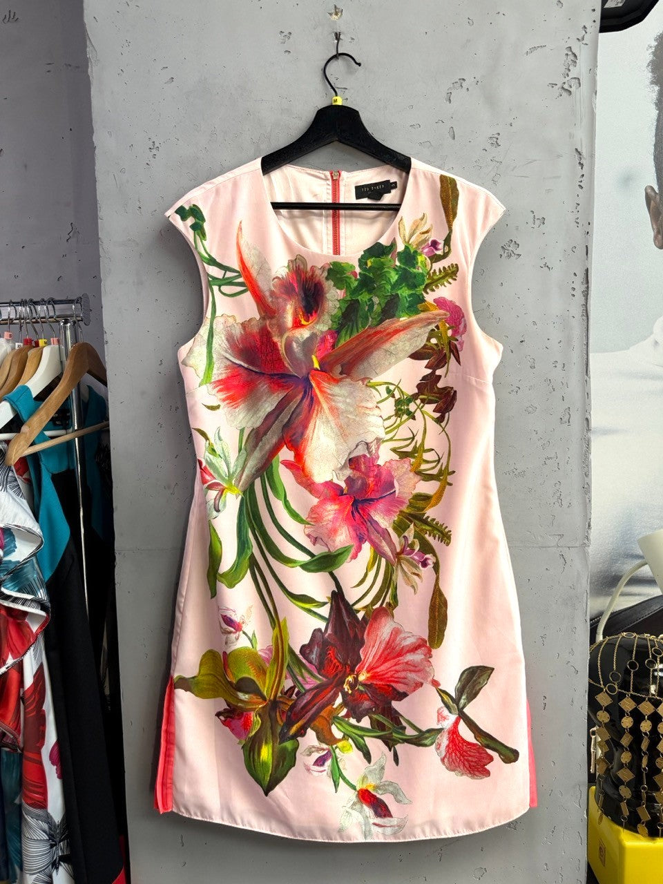 BERLIN VINTAGE CORNER Ted Baker blush pink sleeveless mini dress with vibrant oversized botanical floral print