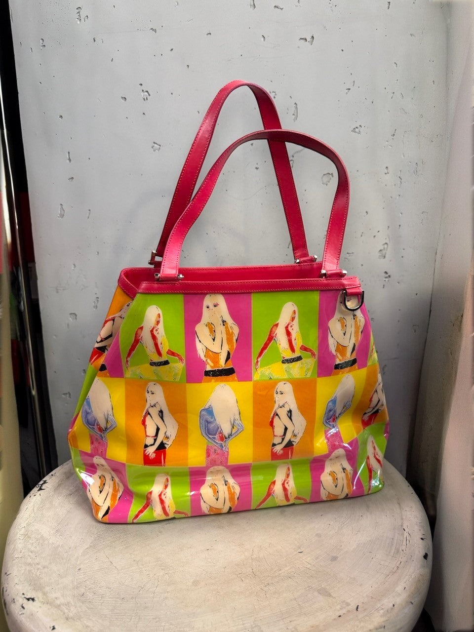 BERLIN VINTAGE CORNER Versace pop art print leather tote bag with pink patent leather handles and vibrant graphic design