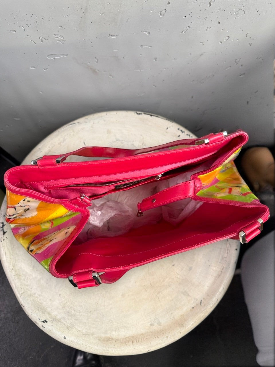 BERLIN VINTAGE CORNER Versace pop art print leather tote bag with pink patent leather trim and interior view