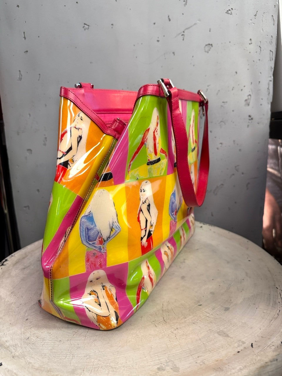 BERLIN VINTAGE CORNER Versace pop art print patent leather tote bag with pink handles in a side view