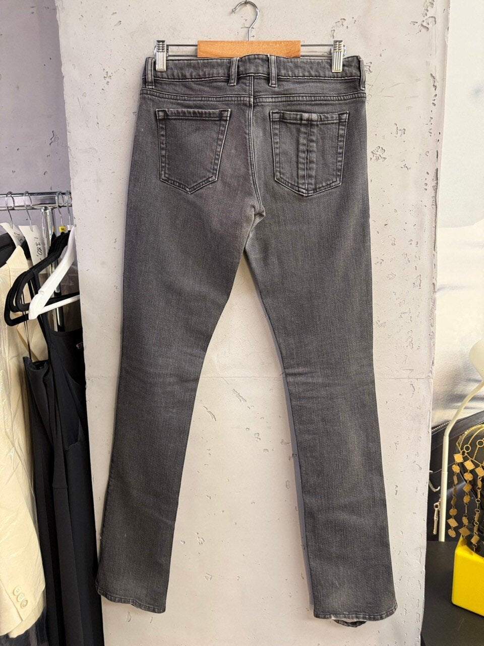 Grey skinny jeans, narrow ankle opening