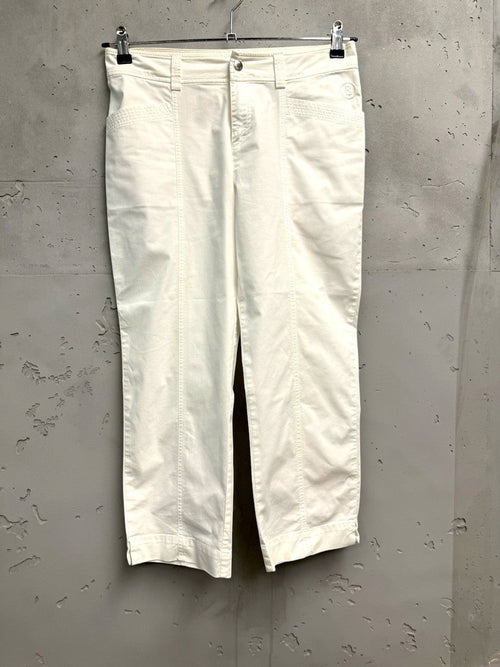 BERLIN VINTAGE CORNER white cotton blend cropped trousers with seam detailing and button-zip closure.