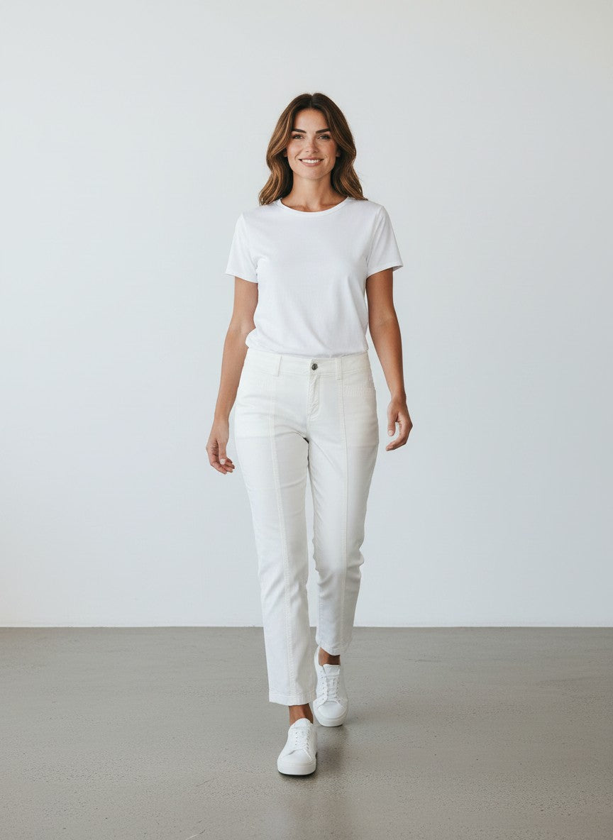 BERLIN VINTAGE CORNER white cotton blend cropped trousers with seam detailing and pockets.