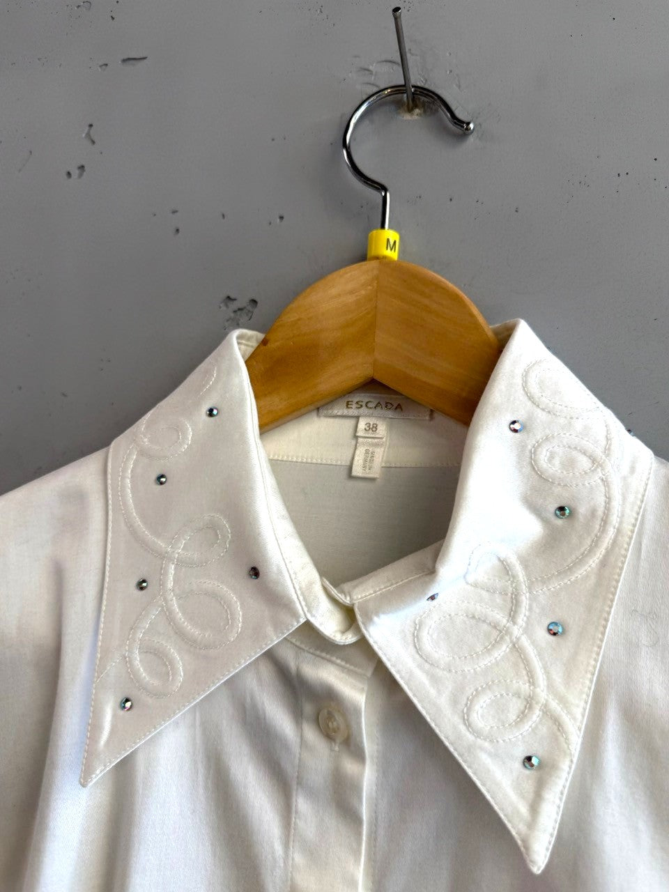 BERLIN VINTAGE CORNER white long sleeve button-up shirt with embroidered collar and rhinestone accents.