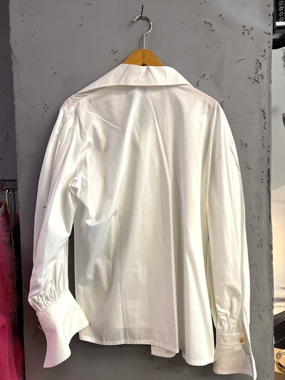 BERLIN VINTAGE CORNER white cotton blend button-up blouse with ruched cuffs and gold buttons