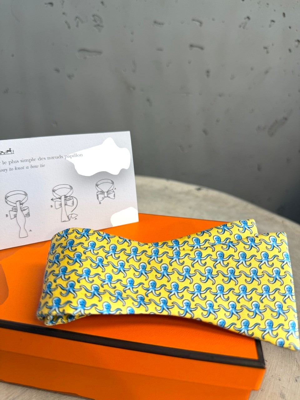 BERLIN VINTAGE CORNER yellow silk bow tie with blue octopus pattern and instructions