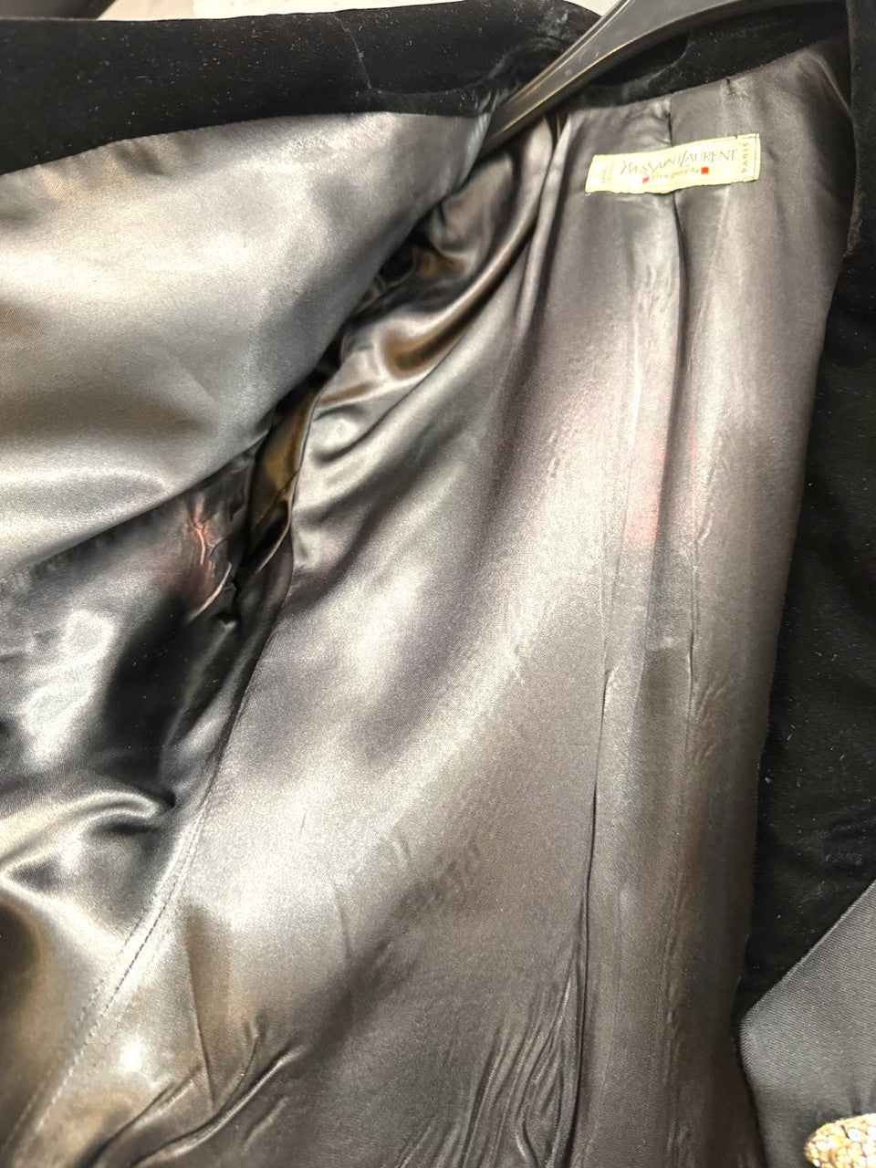 BERLIN VINTAGE CORNER Yves Saint Laurent blazer interior with black satin lining.