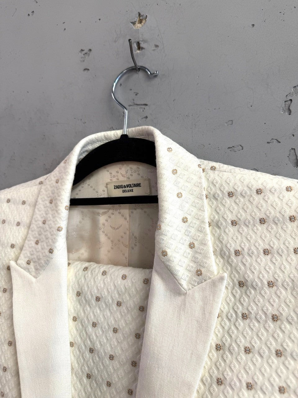 BERLIN VINTAGE CORNER Zadig & Voltaire Deluxe off-white jacquard blazer with geometric and floral patterns.