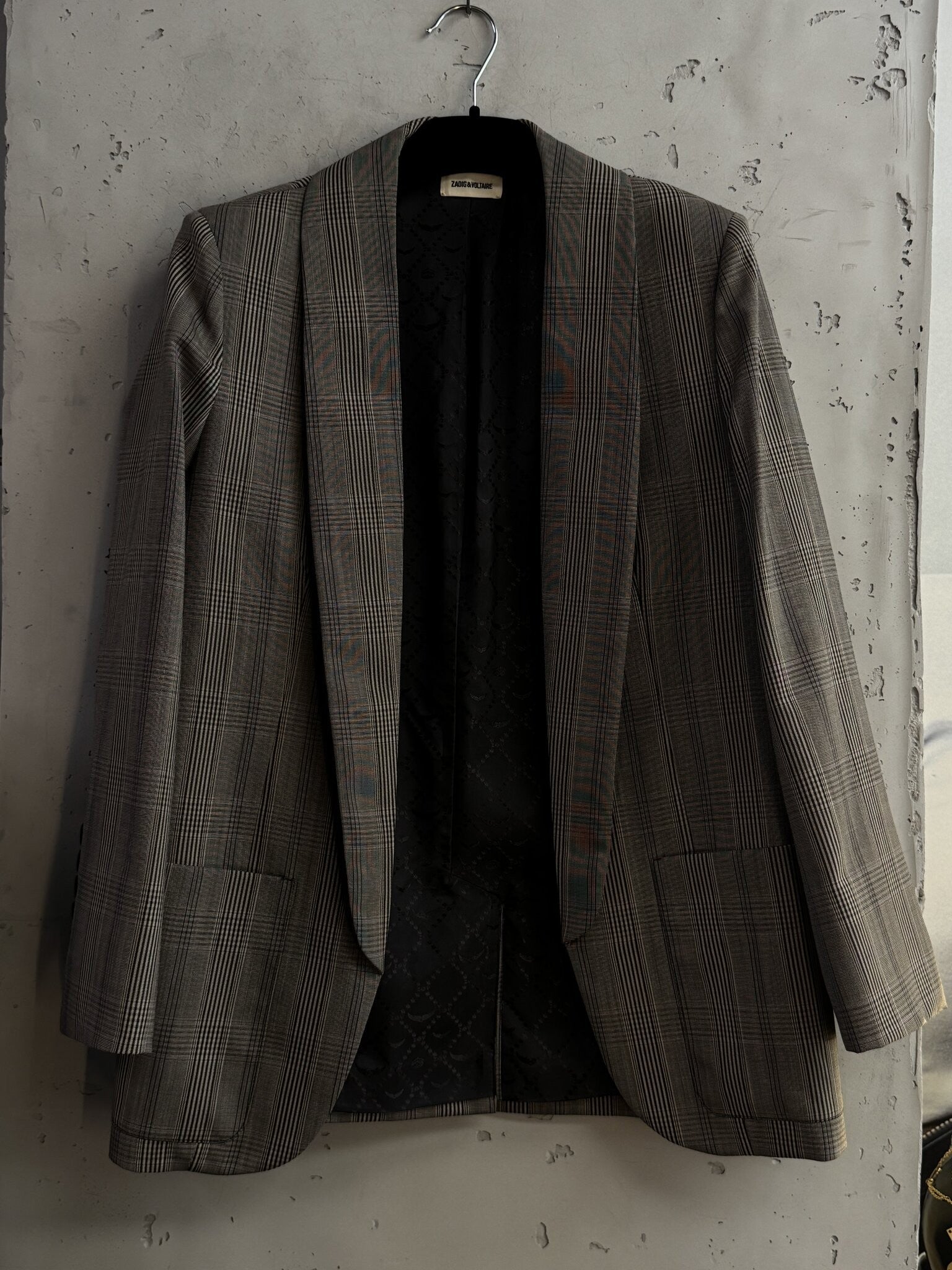 BERLIN VINTAGE CORNER Zadig & Voltaire grey glen plaid tailored blazer with black jacquard lining on a hanger