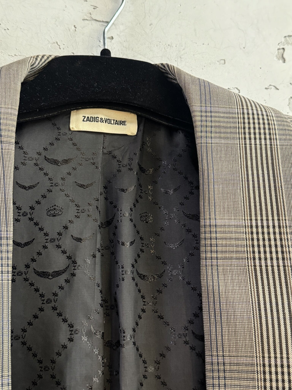 BERLIN VINTAGE CORNER Zadig & Voltaire grey glen plaid blazer featuring a signature jacquard lining with wing motifs.