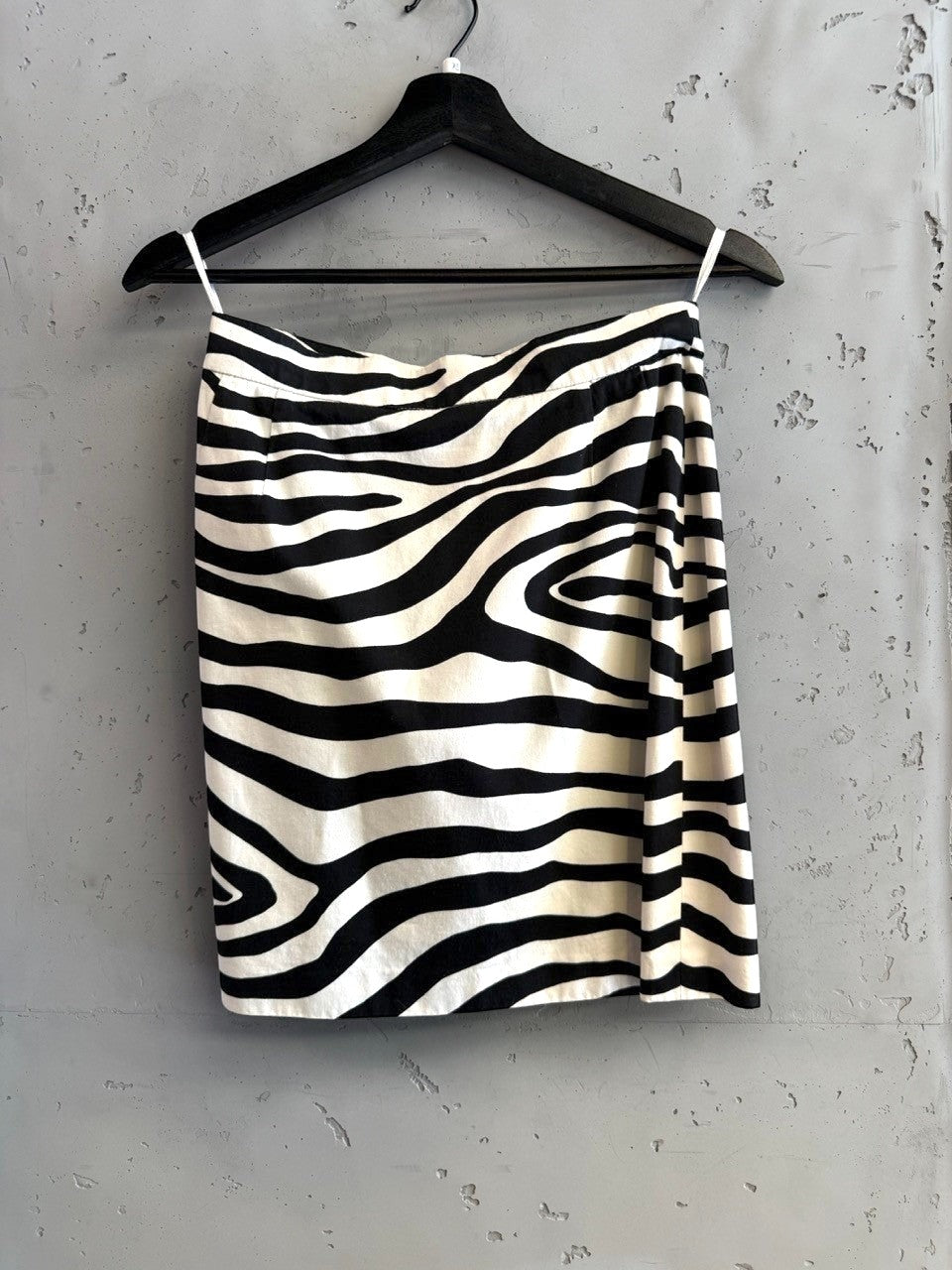 BERLIN VINTAGE CORNER black and white zebra print high waisted midi skirt with a comfortable waistband.