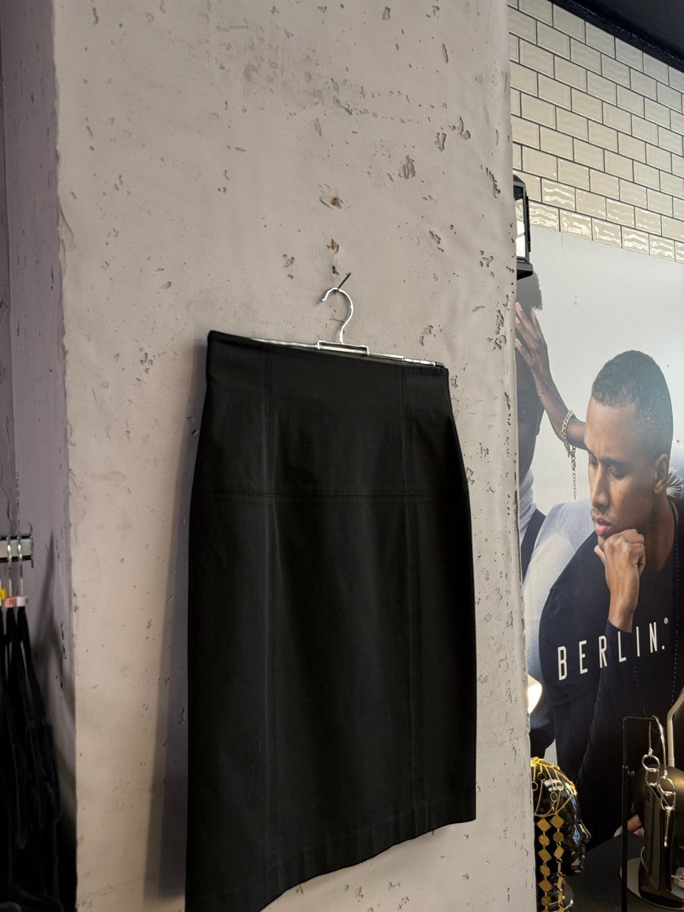 BERLIN VINTAGE CORNER MCM pencil skirt, side view