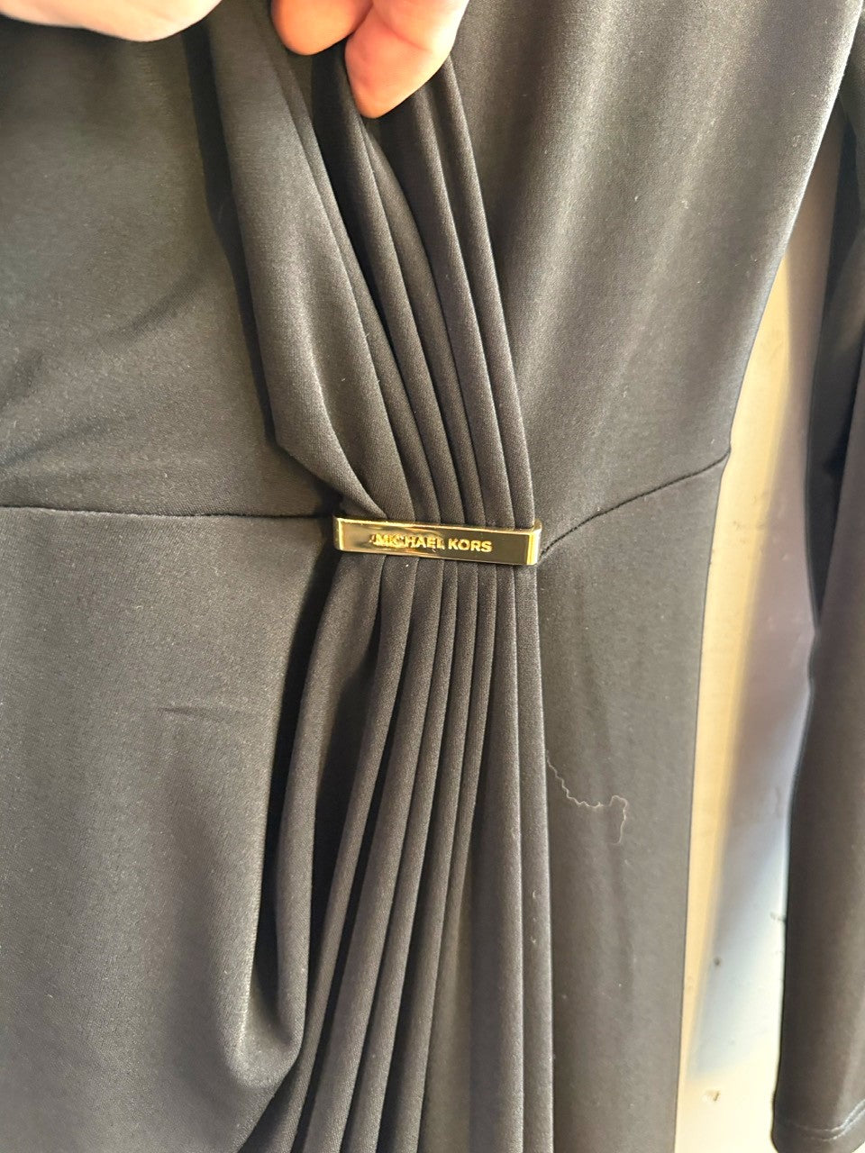 BERLIN VINTAGE CORNER Michael Kors gold bar hardware at the ruched hip
