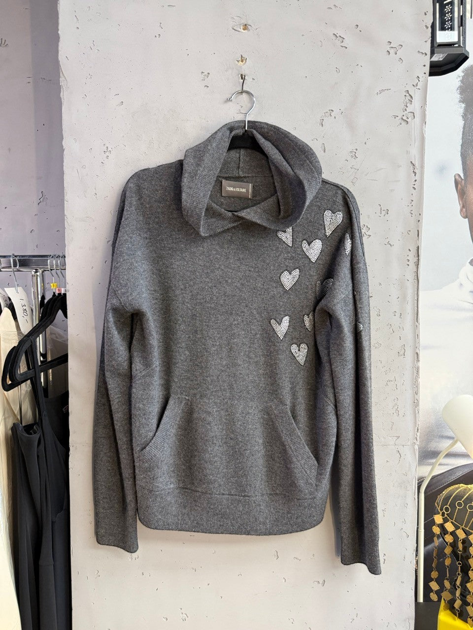 BERLIN VINTAGE CORNER Zadig & Voltaire grey cashmere hoodie with crystal hearts, front view