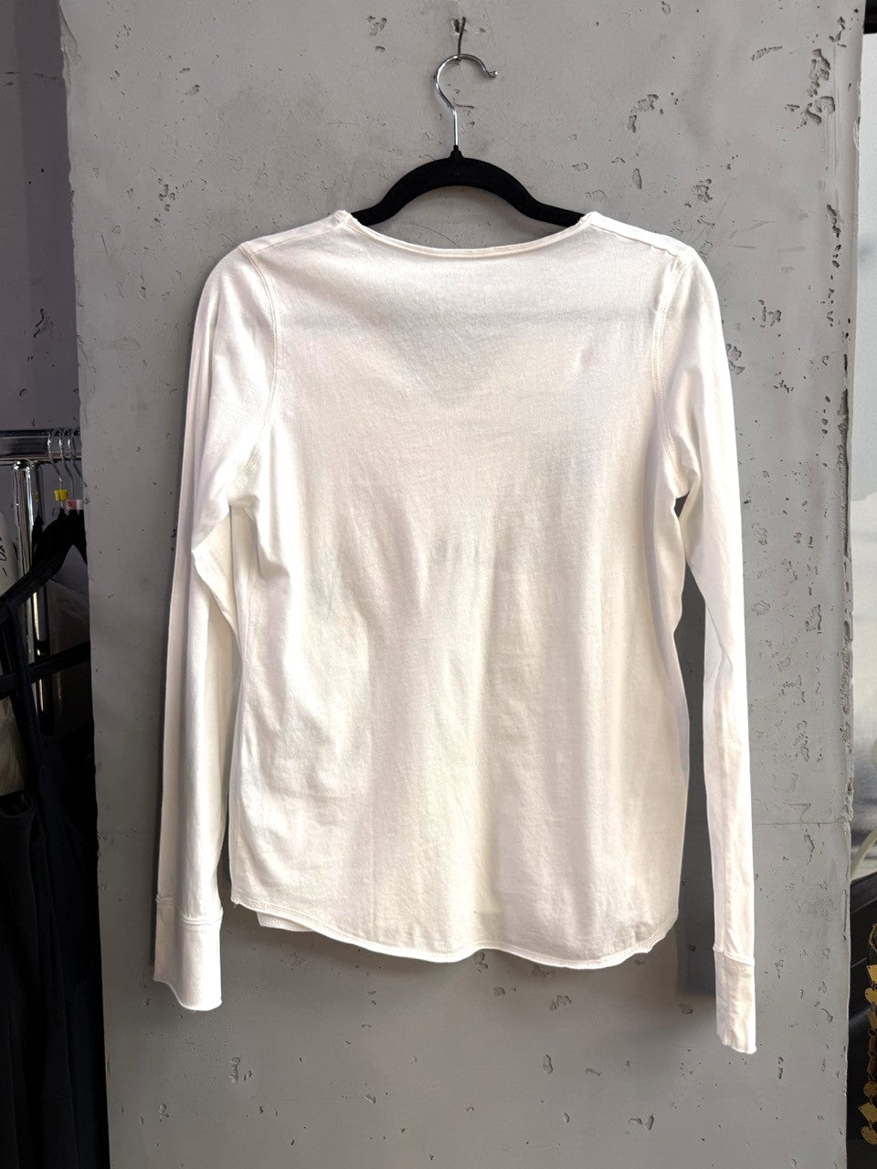 BERLIN VINTAGE CORNER Zadig & Voltaire white long sleeve tee, plain back